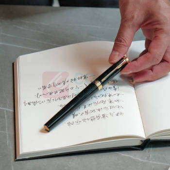 派克 PARKER 宝珠笔+木制套盒 精英睿智黑金夹