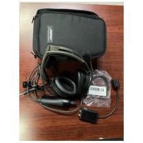 Bose 降噪耳罩耳机 A20 带双插转接头