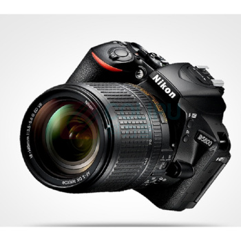 尼康 Nikon 单反相机 D5600 配SD储存卡，标准镜头 