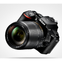 尼康 Nikon 单反相机 D5600 配SD储存卡，标准镜头 