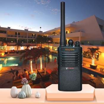 摩托罗拉 MOTOROLA 数字对讲机 商用民用专业对讲机手台 MAG ONE VZ-D131  4W 非防爆 一充一电