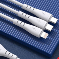 纽曼 一拖三充电器线适用苹果iPhone华为小米Type-c安卓车载 XS26 三合一数据线 (白色)