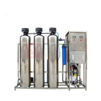 新泽泉 0.5吨纯水处理设备 XZ-002 0.5T/h(每小时0.5吨)  设备为一个整体系统、包括原水水泵、三级不锈钢过滤罐、水泵、 RO反渗透系统、纯水箱组成，包含现场安装调试。