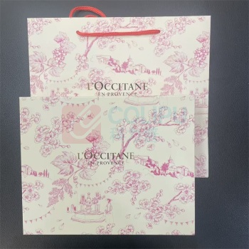 欧舒丹 L'OCCITANE 套装礼盒 全新甜蜜樱花 沐浴露250ML+润肤乳250ml+护手霜30ml 配礼盒礼袋