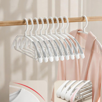 名创优品 MINISO 无痕晾衣架子防肩角不鼓包家用挂衣服撑宽肩防滑毛衣加粗 硅胶无痕款 10个