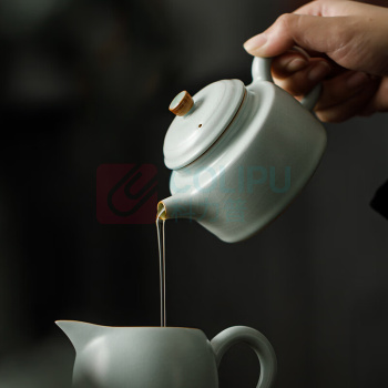 宋蕴 双师联名款汝窑茶具套装 茶壶*1 盖碗*1 茶杯*7 茶宠*1 公道杯*1 茶漏组*1
