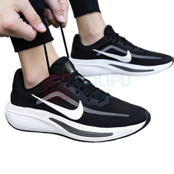 耐克 NIKE 跑步鞋男 QUEST 7 42 (黑白)