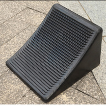 国产 橡胶车轮止退器 16*10*10CM 空心