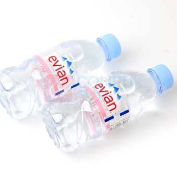 依云 evian 天然矿泉水 330ml/瓶 24瓶/箱 (英文版)