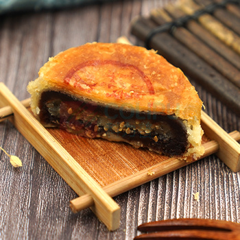 集味轩 云集五方月饼礼盒 800g (广式蛋黄白莲蓉月饼100g*2 ,潮式双烹月饼100g*2 ,苏式百果月饼75g*2,京式五仁月饼75g*2,滇式鲜花月饼50g*1 ,滇式云腿月饼50g*1)
