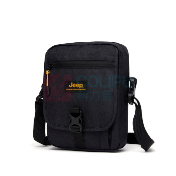 Jeep 户外防水单肩包 J123078285 22.5*16*7cm (藏青/黑色(随机发货)) 户外防水单肩包
