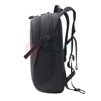 Jeep 户外电脑双肩包 P423078233 46*25*15cm (黑色) 户外电脑双肩包