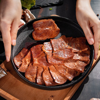 月盛斋 伊礼食香熟食礼盒 1850g (清香牛肉200g 五香酱鸡550g 红烧牛肉200g 酱香牛筋200g 番茄牛腩500g 香辣牛肉200g)