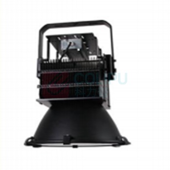 图形 LED高顶灯 GDF9155 光源：LED功率:600W电压:AC85-265V光通量：120Im/W (黑) 采用角度调节盘，可适合不同角度，钢化平板玻璃耐热抗冲击。