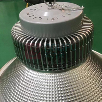 迈越 LED工矿灯色温6500K-AC220V防护等级:IP43灯罩角度:120度 吊装200W