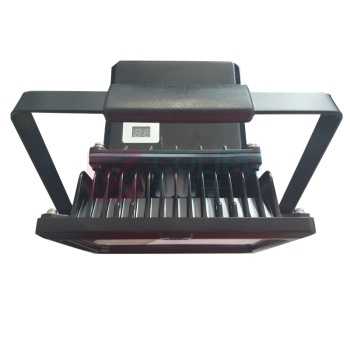 WAROM 华荣 工作灯 RLEPL511 额定电压:14..8V;额定容量6.6Ah 配用光源:LED(7/15/30W);重量:3kg(灯具);1.88kg(三脚架)便携式应急