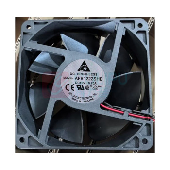 台达 机箱散热风扇 AFB1222SHE 尺寸 12*12CM 4000转 12V0.7A 双滚珠