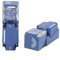 施耐德 Schneider 电感式接近开关 XS8C4A1MPG13 40*40*118mm