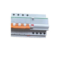 施耐德 Schneider 空气断路器 Easy9 4P 380V 32A 漏电保护断路器