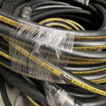 派克 PARKER 派克 高压油管 橡胶管 25*4600mm 21Mpa，一端直接一端弯头，牙36*2 