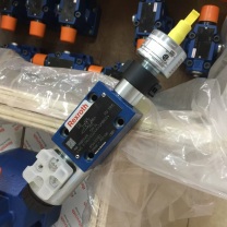 力士乐 二位四通电磁换向阀 【4WE6D62/EG24K4QMBG24】 1.25A 24V pmax=350bar 德国Rexroth换向阀油路阀液压换向