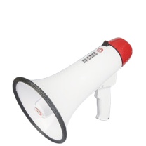 雷公王 喊话器 CR-64 30W, 1500毫安锂电池