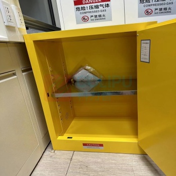 弗莱仕 化学品安全柜 FLASH-FBG-12 外部尺寸:H890*W590*D460mm 内部尺寸:H740*W507*D370mm 容积:12/45(加仑/升) HTPE