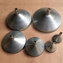 晶事达 镀锌铁皮漏斗带滤网 250MM *168MM 小孔直径25mm 含100目滤网