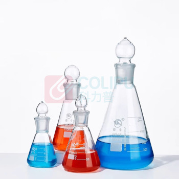 蜀牛 具塞锥形瓶 高硼硅玻璃-250mL 产品说明:具塞三角烧瓶:具有锥形烧瓶用途,同时由于其含有角磨砂玻璃塞,对于挥发性物质和不能使用软木塞,橡胶塞的物质实验更为适用,它具有良好的密封作用,可以防