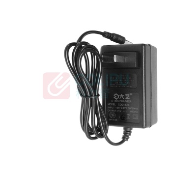 大艺 充电器 1028-T28-20V