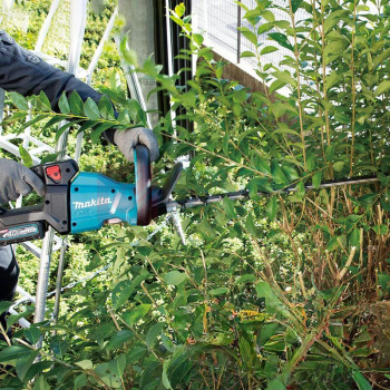 牧田 MAKITA 充电式篱笆修剪机 UH006GM201 600mm双刃 4.0Ah