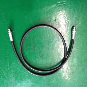 派克 PARKER 气管 油管 长度260cm  管直径：50mm，接头内牙：50mm,牙距：2.0mm压力：7.0MPA，双边喇叭口母头
