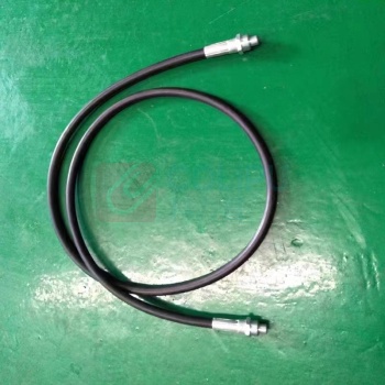 派克 PARKER 气管 油管 长度260cm  管直径：50mm，接头内牙：50mm,牙距：2.0mm压力：7.0MPA，双边喇叭口母头