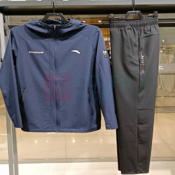安踏 男新款梭织套装时尚运动连帽上衣长裤套装 HRO-357-1 